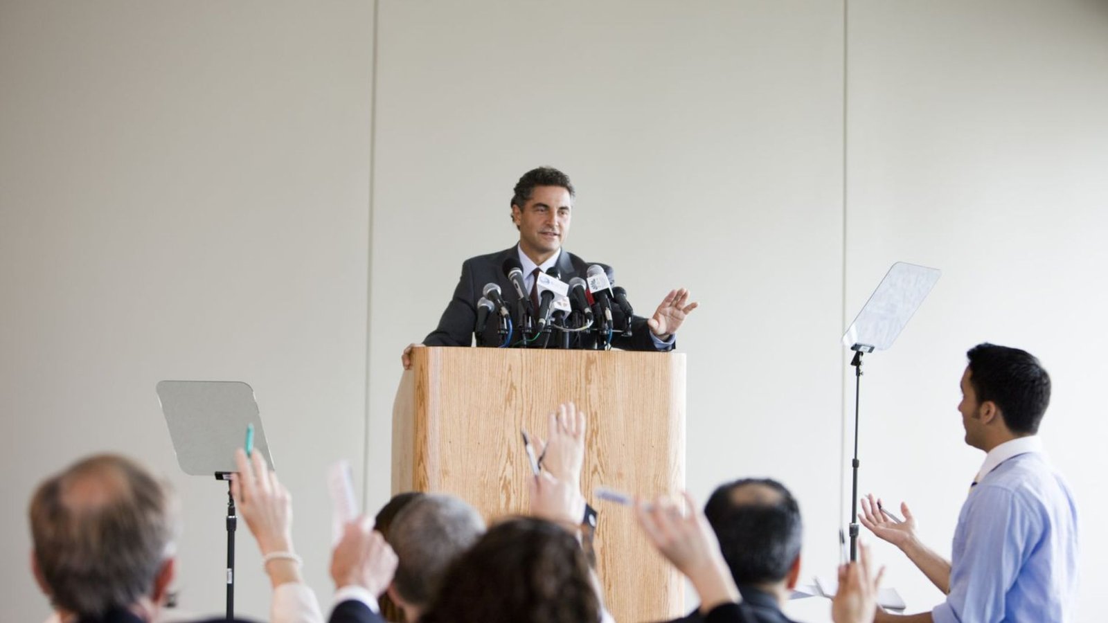 Press Conference Etiquette for Speakers