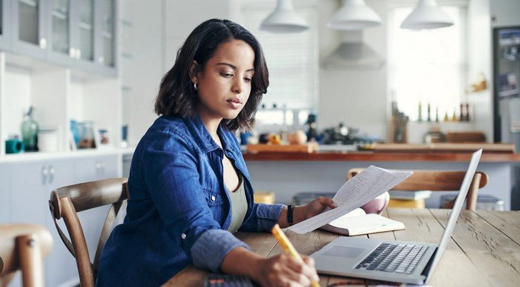 woman doing a press release for social media